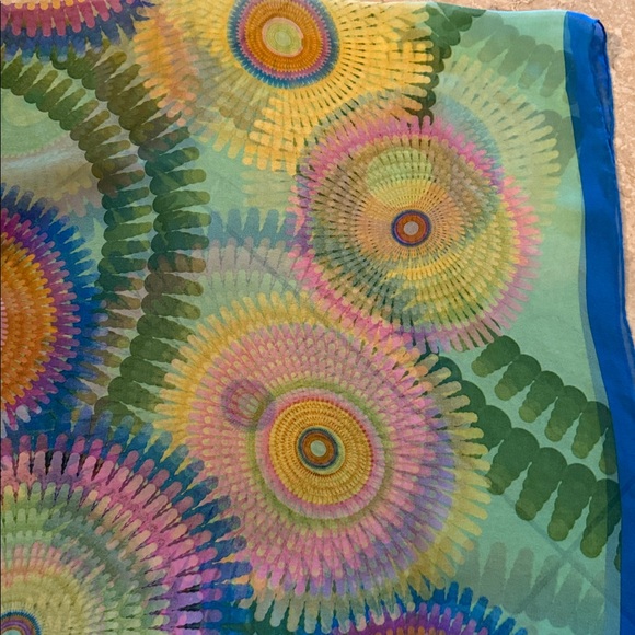 Vibrant Circular Pattern Scarf - Picture 3 of 4